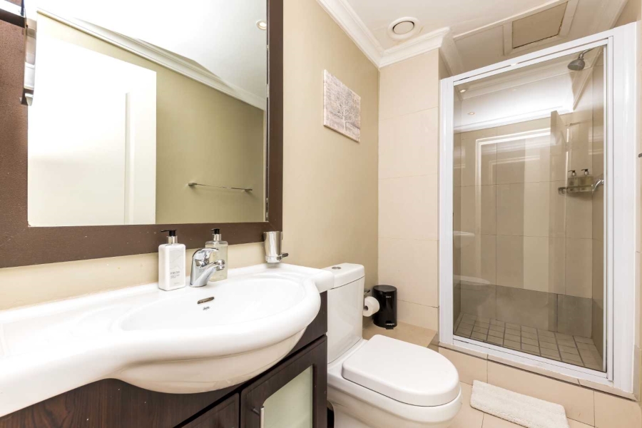 2 Bedroom Property for Sale in Sea Point Western Cape
